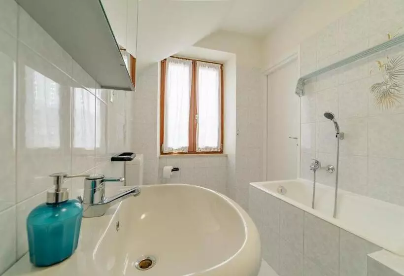 Aamiaismajoitus (B&B) Garda Doma