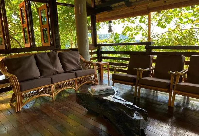 ベッドアンドブレックファースト Langit Rimba Resort