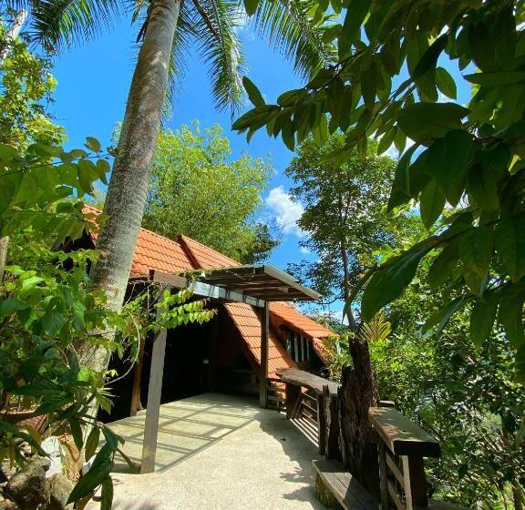 ベッドアンドブレックファースト Langit Rimba Resort