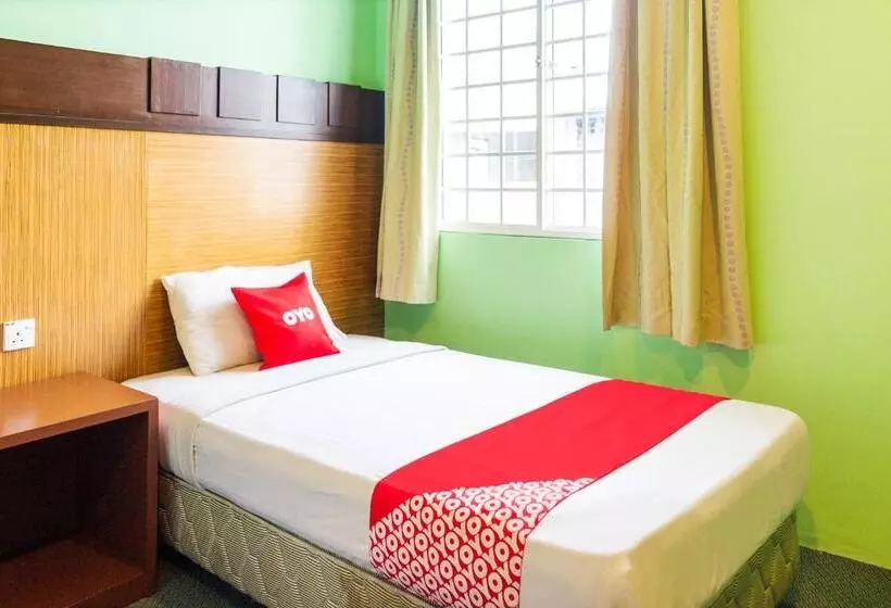 Hotelli Oyo 89408 Royal