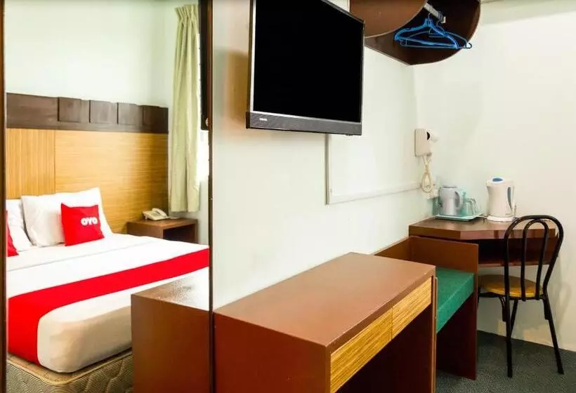 Hotelli Oyo 89408 Royal