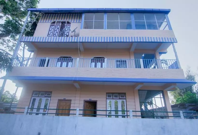 ホテル Oyo Flagship Bonfire Kaziranga Resort