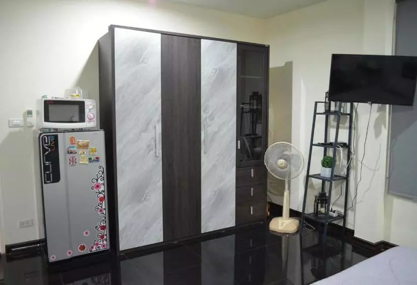 Modern Room At Sabai Sabai Homestay Ayutthaya