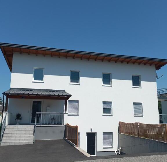 بنسيون Ferienwohnung