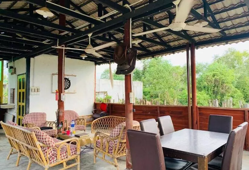 پانسیون Moss Hedera Hide Chalet