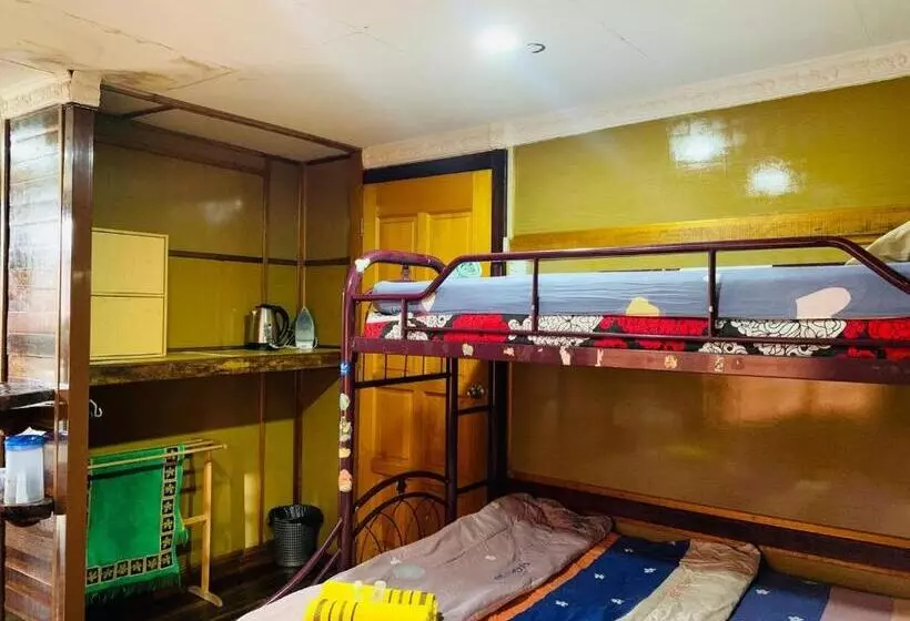 پانسیون Moss Hedera Hide Chalet