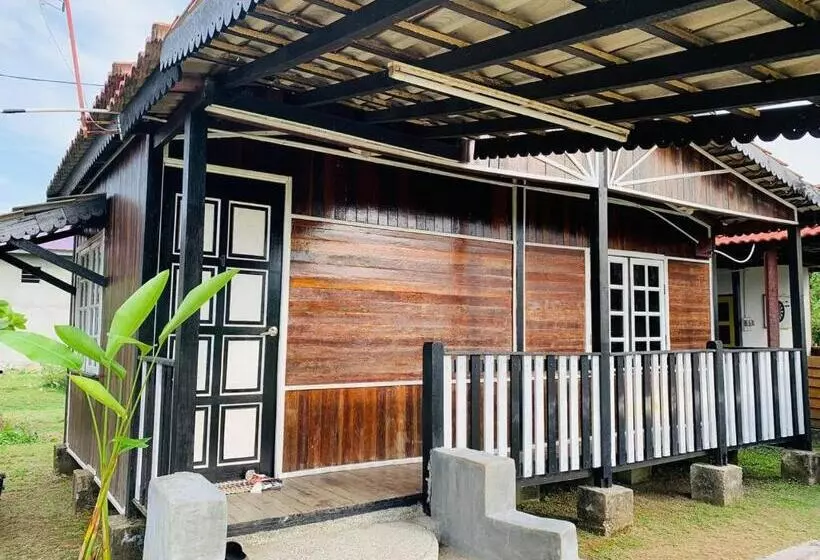 پانسیون Moss Hedera Hide Chalet