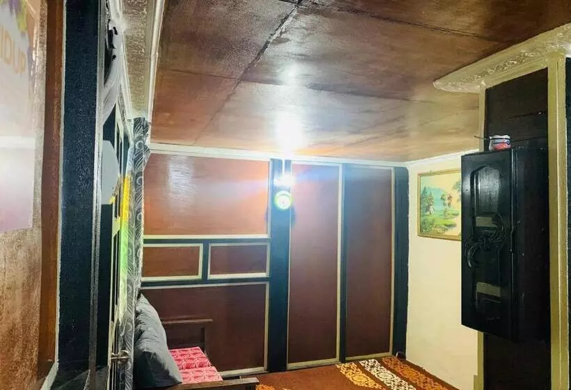 پانسیون Moss Hedera Hide Chalet