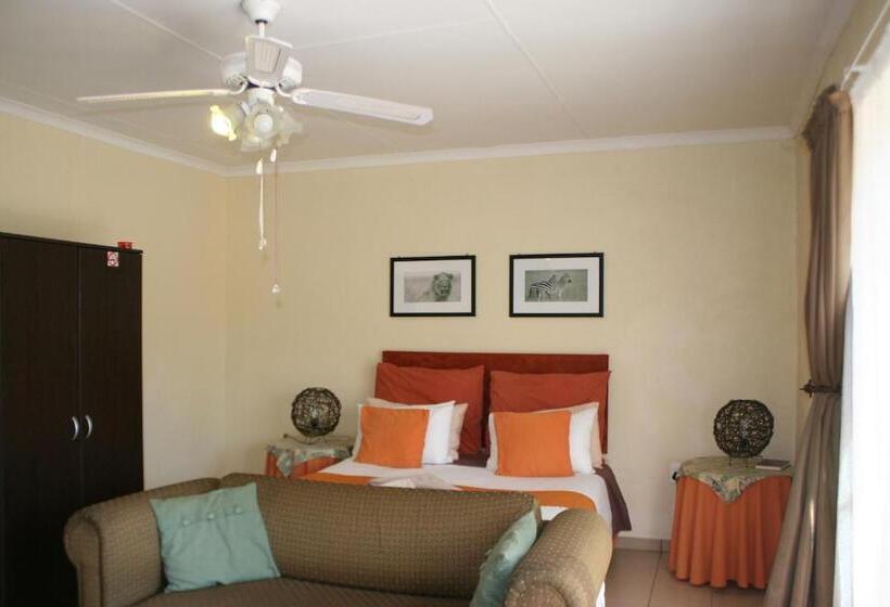 פנסיון Villa Royal Palm