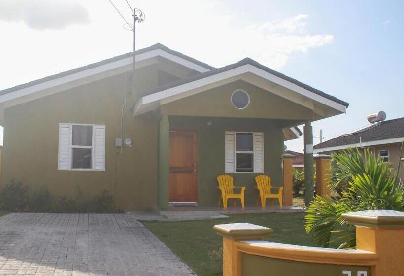 پانسیون Draxhall Counytry Club Stays