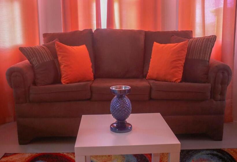 پانسیون Draxhall Counytry Club Stays