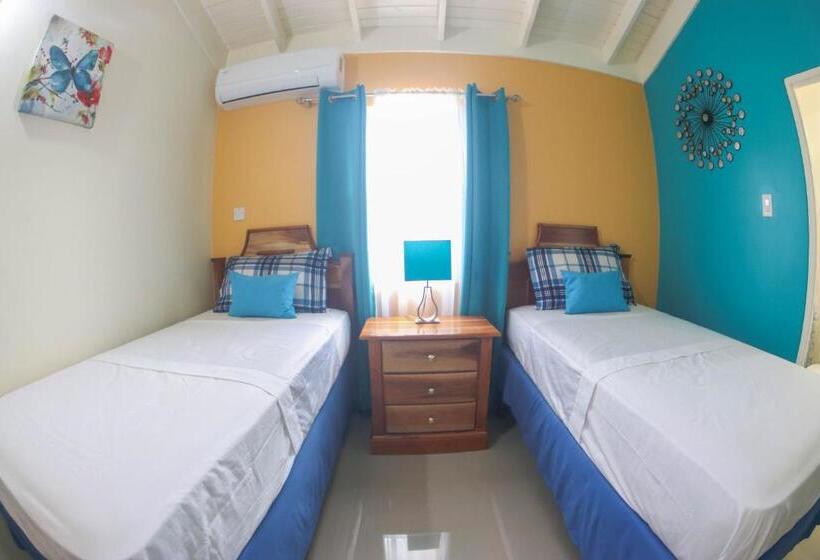 پانسیون Draxhall Counytry Club Stays