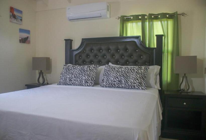 پانسیون Draxhall Counytry Club Stays