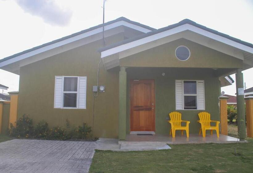 پانسیون Draxhall Counytry Club Stays