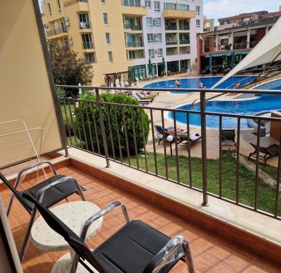 Pool View Apartment, Sunny Beach Resort