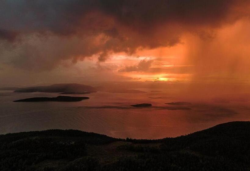 Ulvö Lakeside Resort