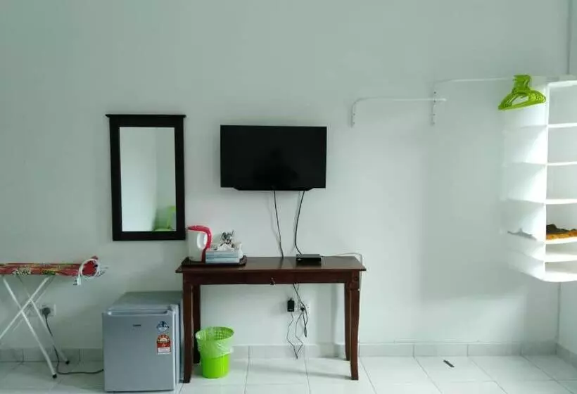 ユースホステル D  Surya Lavender Inn