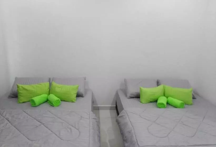 ユースホステル D  Surya Lavender Inn