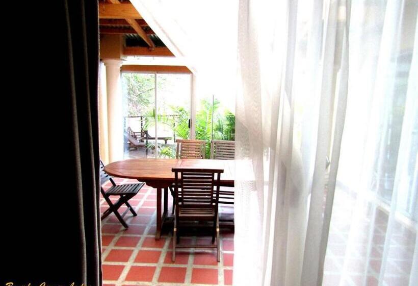 مبيت وإفطار Beverly Corner Lodge