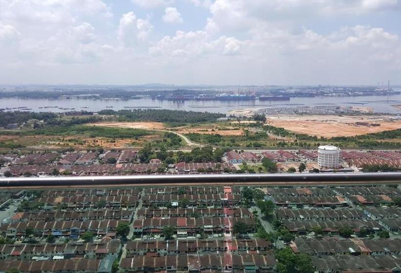 D Calton Seaview Apartment