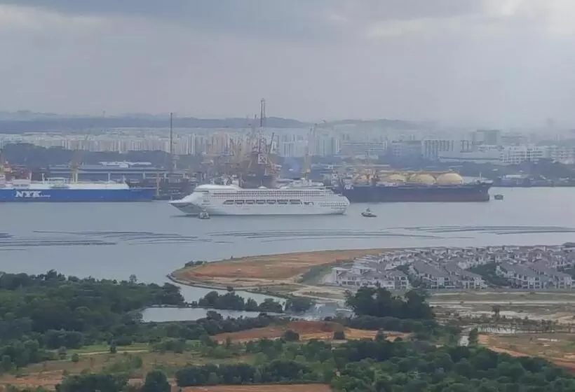 D Calton Seaview Apartment