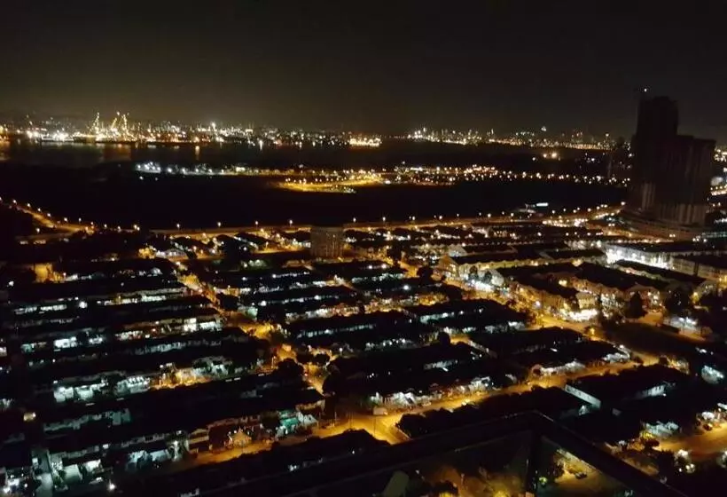 D Calton Seaview Apartment