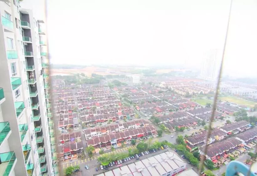 D Calton Seaview Apartment