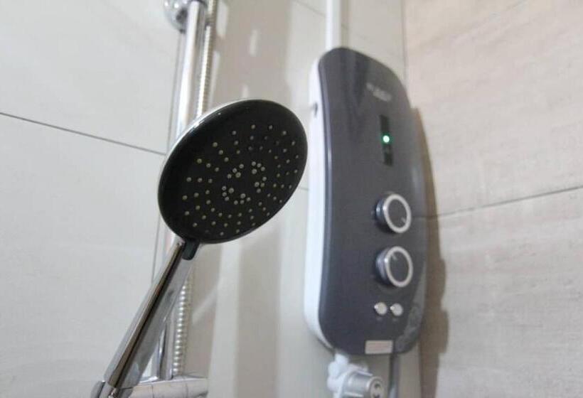 D Calton Seaview Apartment