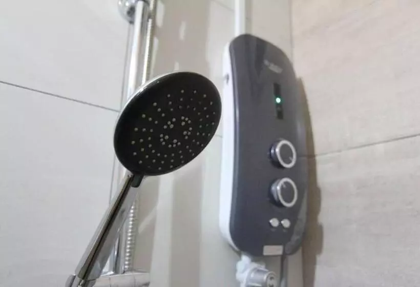 D Calton Seaview Apartment