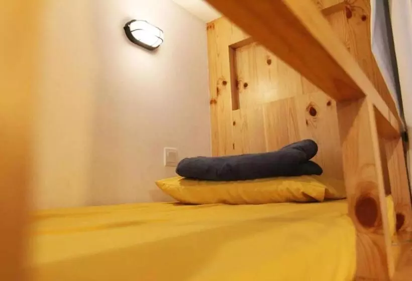 D Calton Seaview Apartment