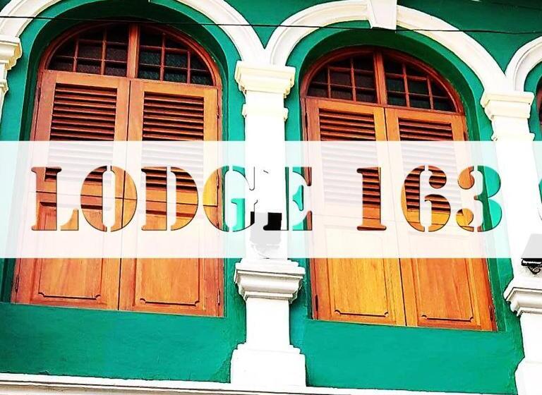 هتل Lodge 163 Ventures