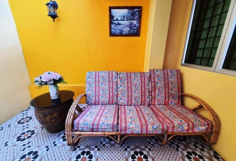 هتل Lodge 163 Ventures