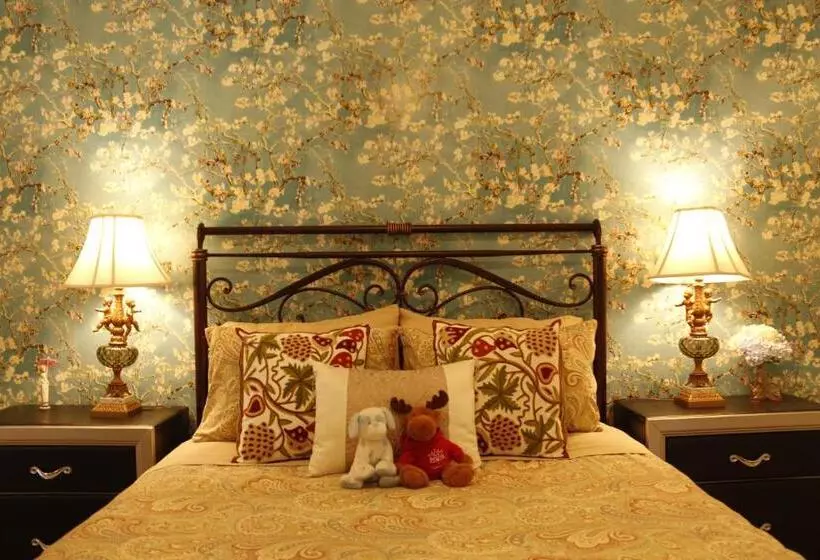 Lakeview Oasis Bed And Breakfast