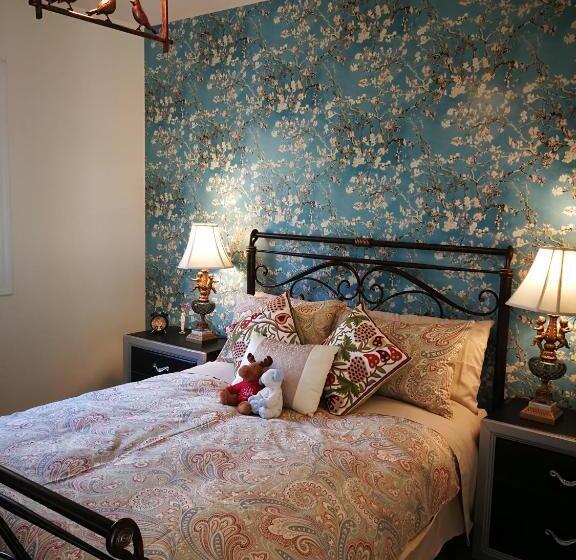 Lakeview Oasis Bed And Breakfast