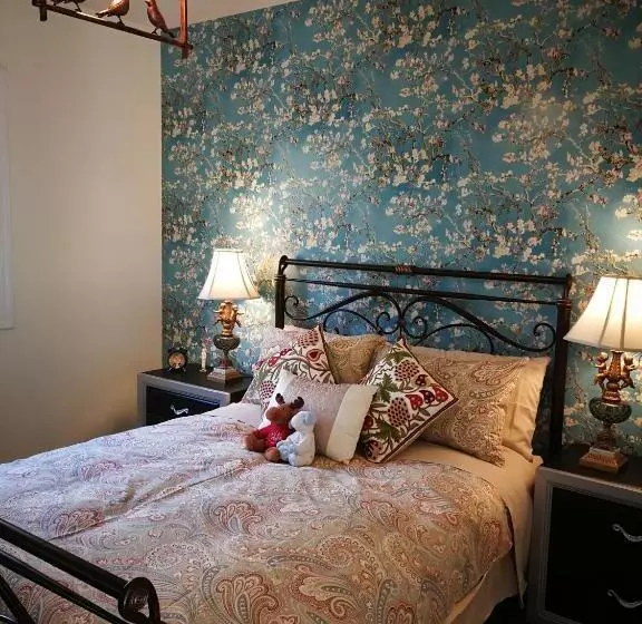 Lakeview Oasis Bed And Breakfast