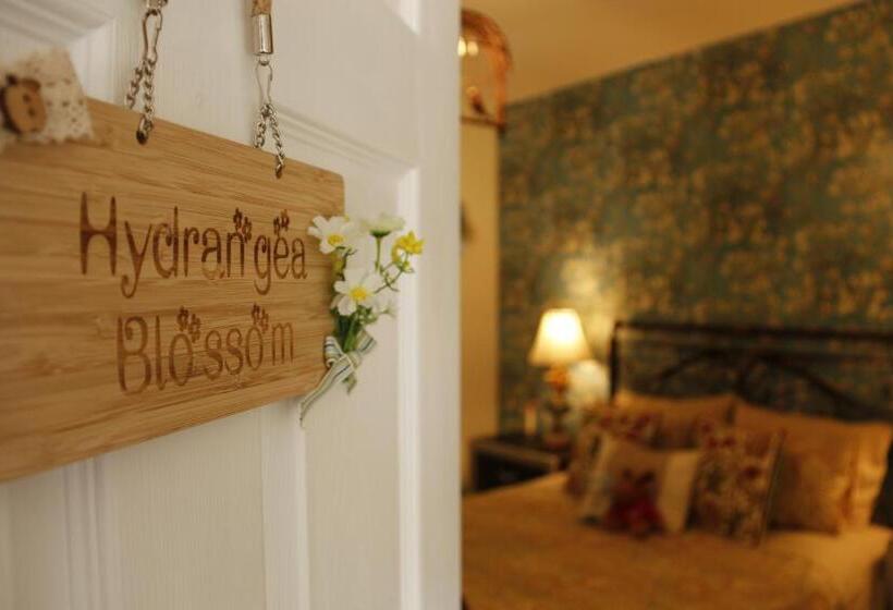 Lakeview Oasis Bed And Breakfast