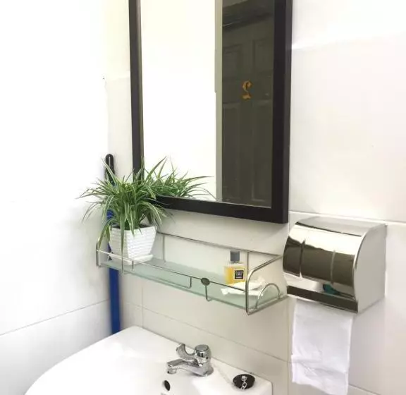 Majatalo Ana Guest House Jalan Airport Kuantan