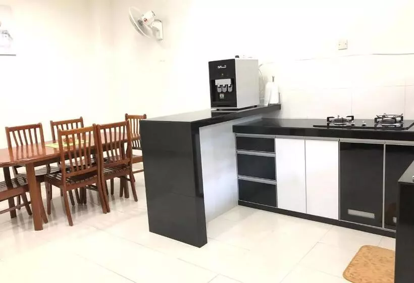 Majatalo Ana Guest House Jalan Airport Kuantan