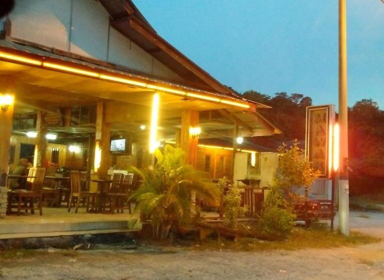 פנסיון Az Zahra Homestay Klia Sepang