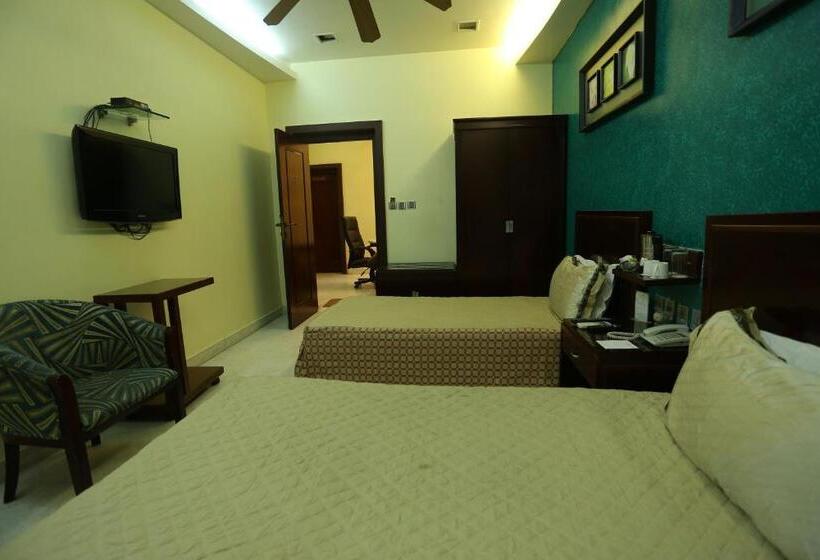 ペンション Golden Orchid   Kolkata