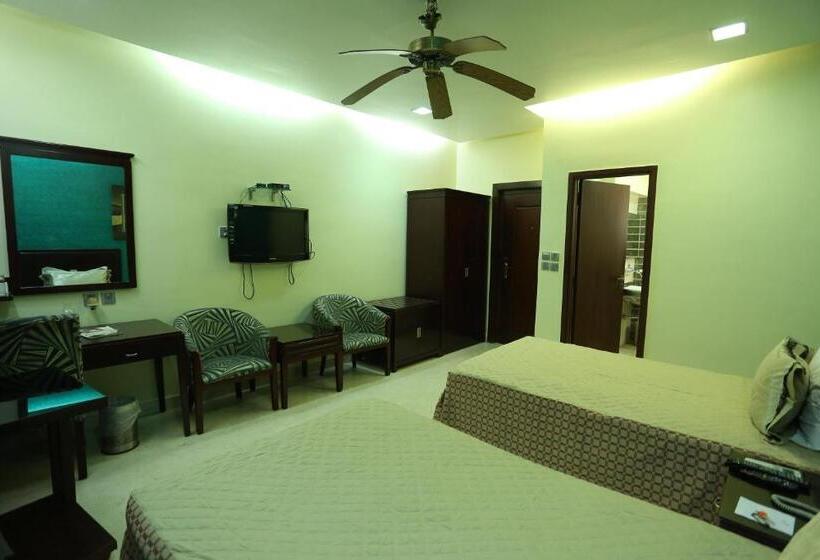 ペンション Golden Orchid   Kolkata