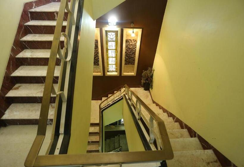 ペンション Golden Orchid   Kolkata