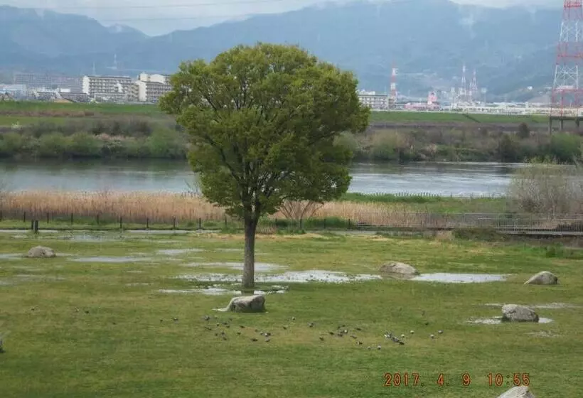 Majatalo Hirakata Park Guesthouse