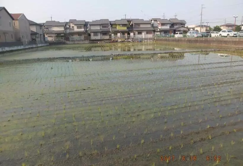 Majatalo Hirakata Park Guesthouse