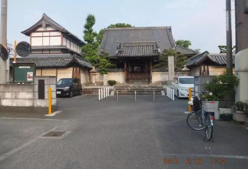 Majatalo Hirakata Park Guesthouse