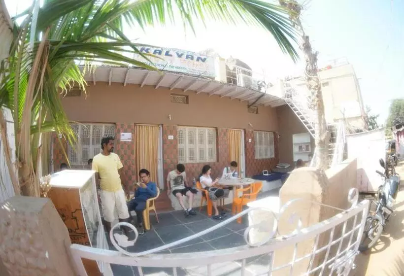 ペンション Kalyan Guesthouse