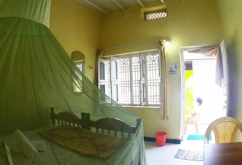 ペンション Kalyan Guesthouse