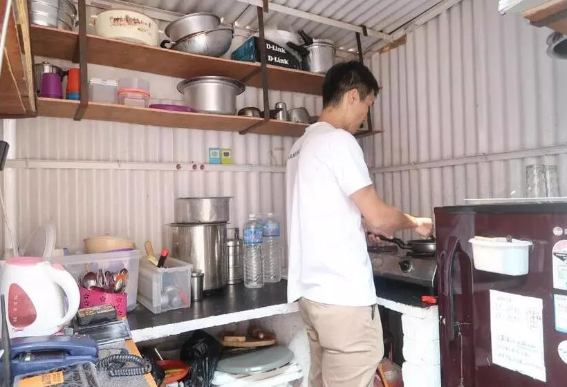 ペンション Kalyan Guesthouse