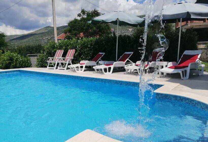 پانسیون Villa Panorama