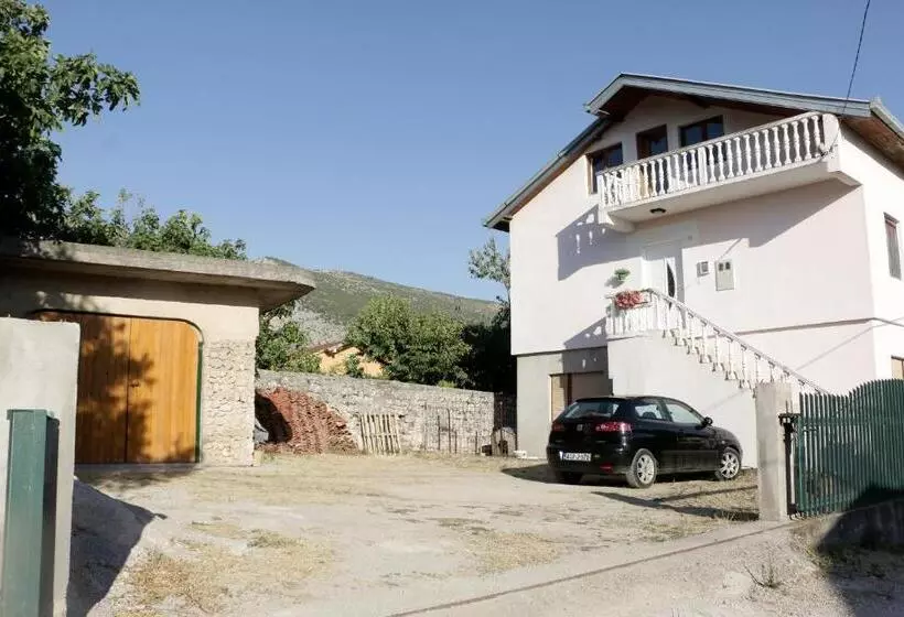 هاستل Villa San